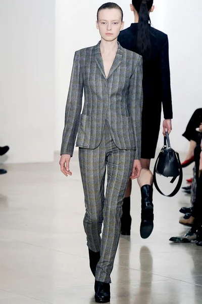 Look 12